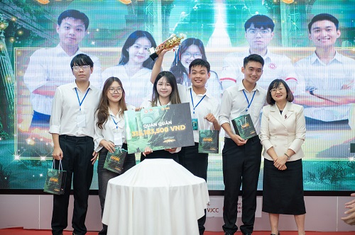 Sinh viên chế tạo khớp đa năng giúp người khuyết tật tự cầm muỗng, viết chữ