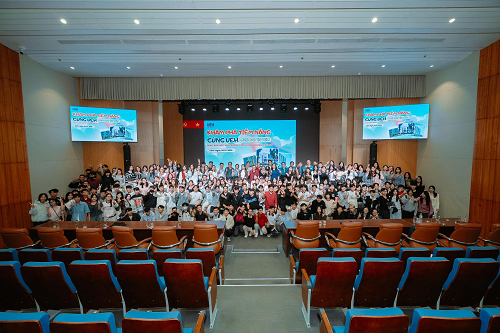 Học sinh trường THPT Lê Hồng Phong trải nghiệm môi trường đại học tại chương trình “Khám phá tiềm năng cùng UEH”