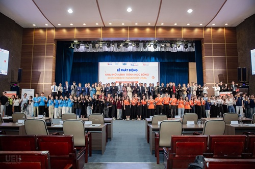 UEH đồng hành cùng Hiệp hội Thương mại Điện tử Việt Nam (VECOM) tổ chức Lễ phát động chương trình học bổng Ecommerce Passport 2026 - Trang bị kỹ năng và tư duy thực chiến cho sinh viên Thương mại điện tử