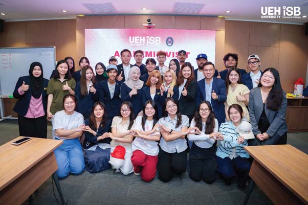Trường Tài năng UEH.ISB đón tiếp đoàn sinh viên Đại học Phuket Rajabhat (Thái Lan) đến giao lưu học thuật và trao đổi văn hóa