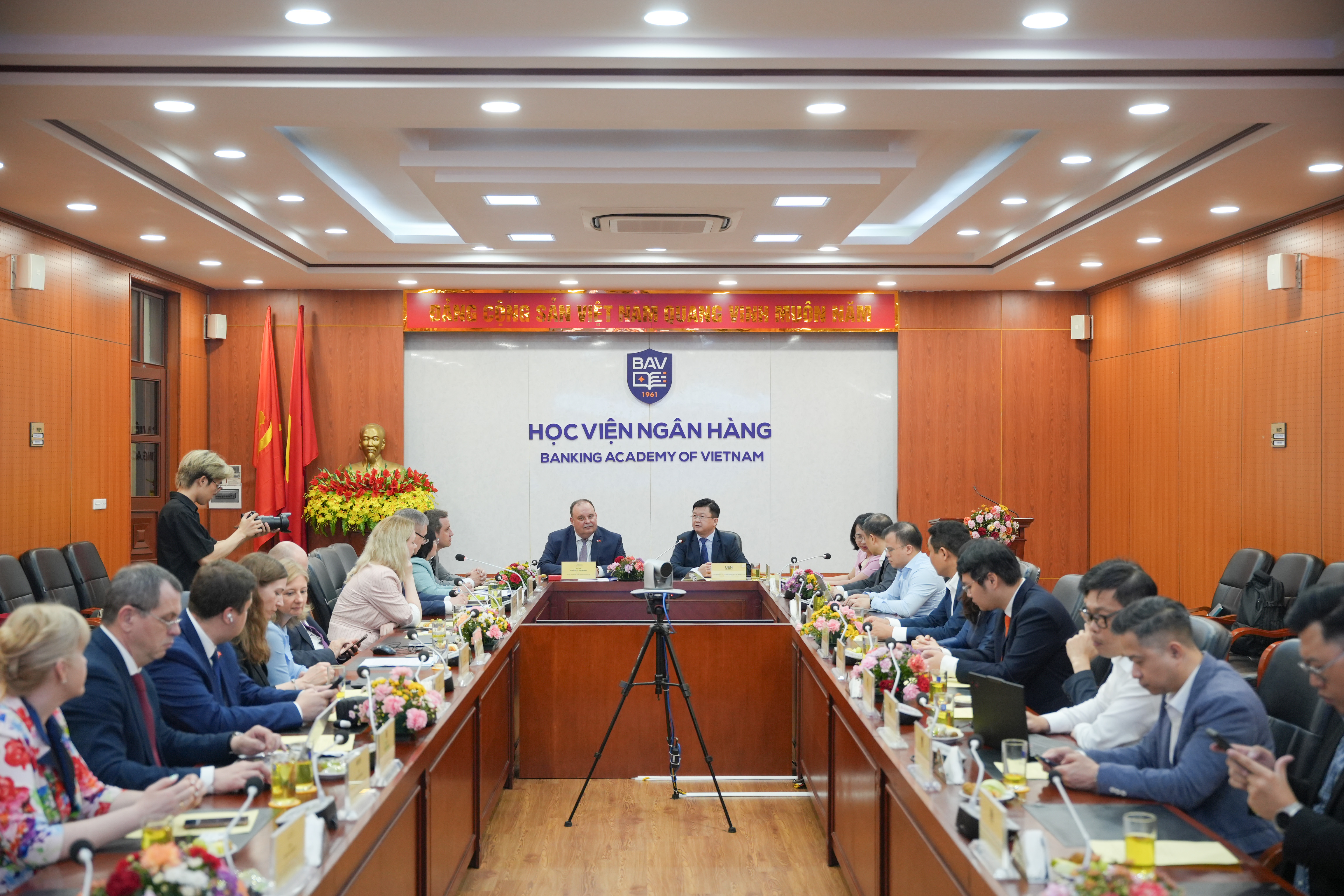UEH tham dự Vietnam - Russia Economic Forum 2026, tiếp tục khẳng định vai trò Đồng chủ tịch Hiệp hội các Trường Đại học Kinh tế Việt - Nga