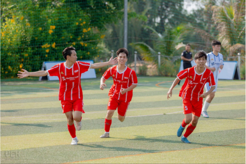 [Trường Tươi Group - UEH League 2026] [Bóng đá Nam] Vòng 1: Mưa bàn thắng, thế trận bùng nổ