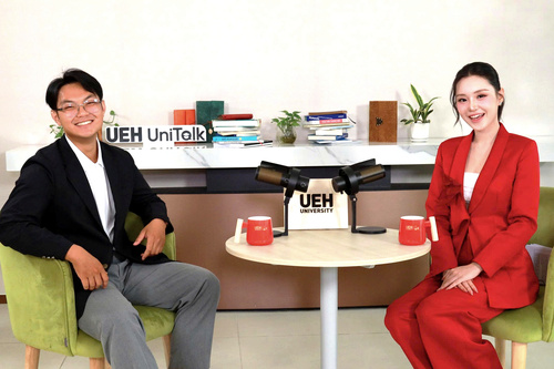 [UEH Uni Talk] Live Talk Hướng Nghiệp Bền Vững 5.0 "Empowering Tomorrow” - Áp lực đồng trang lứa không phải rào cản cho bản thân “hiểu mình”