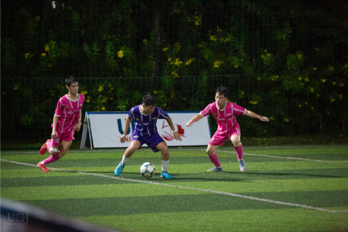 [Trường Tươi Group - UEH League 2026] [Bóng đá Nam] Vòng 4: KTX 135 Trần Hưng Đạo tăng tốc dẫn đầu