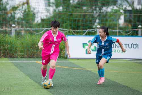 [Trường Tươi Group - UEH League 2026] Bóng đá nữ khép lại giai đoạn 1 với nhiều dấu ấn sau 5 vòng đấu
