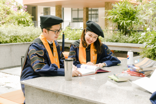 UEH thông báo tuyển sinh đào tạo trình độ tiến sĩ đợt 2 năm 2026 và chương trình nghiên cứu sinh toàn thời gian, nghiên cứu sinh tham gia nhóm nghiên cứu quốc tế tại UEH TP. Hồ Chí Minh và UEH Mekong