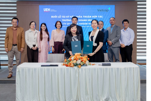 Trường Kinh Doanh UEH và Công ty Cổ phần Chứng khoán Vietcap tái ký kết thỏa thuận hợp tác, mở rộng cơ hội phát triển cho người học
