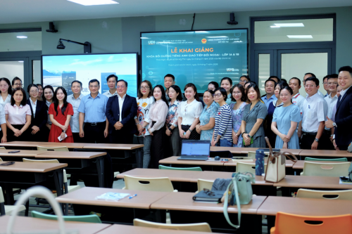 UEH đồng hành cùng Thành phố Hồ Chí Minh nâng cao năng lực tiếng Anh giao tiếp đối ngoại cho công chức, viên chức