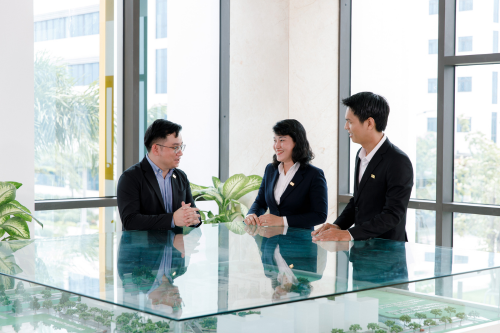 Xu thế mới của các Chương trình Thạc sĩ điều hành cao cấp (EMBA): Từ Quản trị kinh doanh đến Tài chính, Ngân hàng, Marketing dành cho đội ngũ quản lý cấp cao