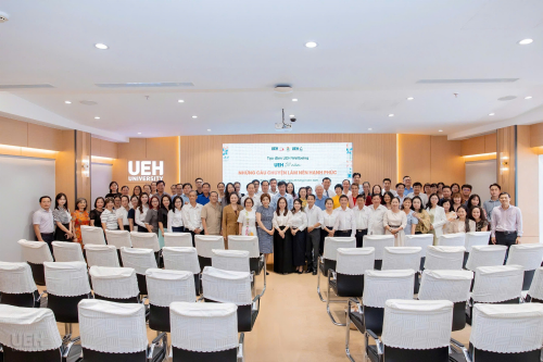 Tọa đàm “UEH 50 năm - Những câu chuyện làm nên hạnh phúc”: Lắng nghe và lan tỏa giá trị hạnh phúc trong môi trường đại học