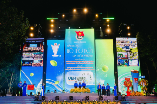 UEH Youth Union Honored with Ho Hao Hon Award 2026 for Project "UEH Students' Journey to Action for Sustainable Development Goals and Spreading the Green University Model"