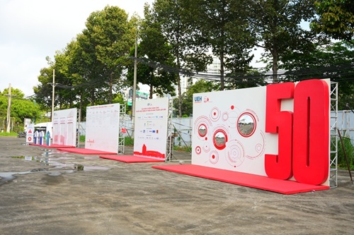 Nhìn lại những dấu ấn UEH50 trên Đường chạy Di sản của UEH Half Marathon 2026