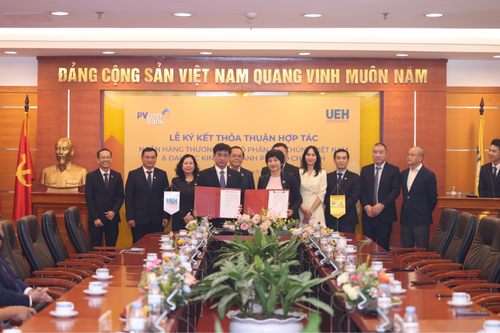 UEH ký kết Thỏa thuận hợp tác với Ngân hàng TMCP Đại Chúng Việt Nam (PVcomBank)