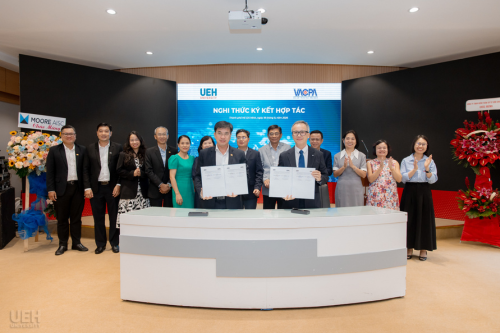 UEH and VACPA Sign a Memorandum of Agreement and Launch the First Applied Graduate Program Integrating a National Professional Qualification
